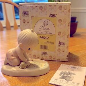 Love letters in the sand 129488 Enesco Precious Moments Figurine -